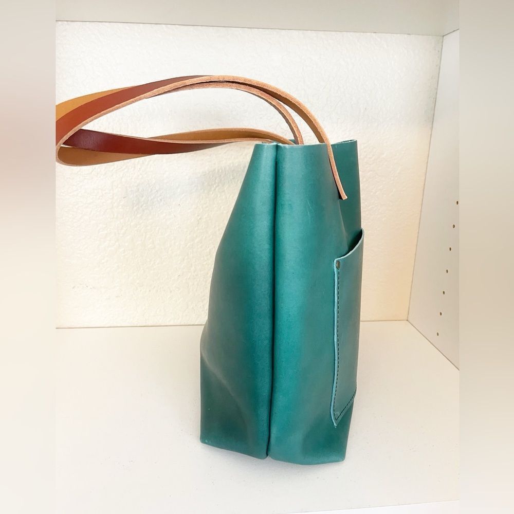 Portland Leather medium tote bag in Caribbean limited edition. - Picture 9 of 15